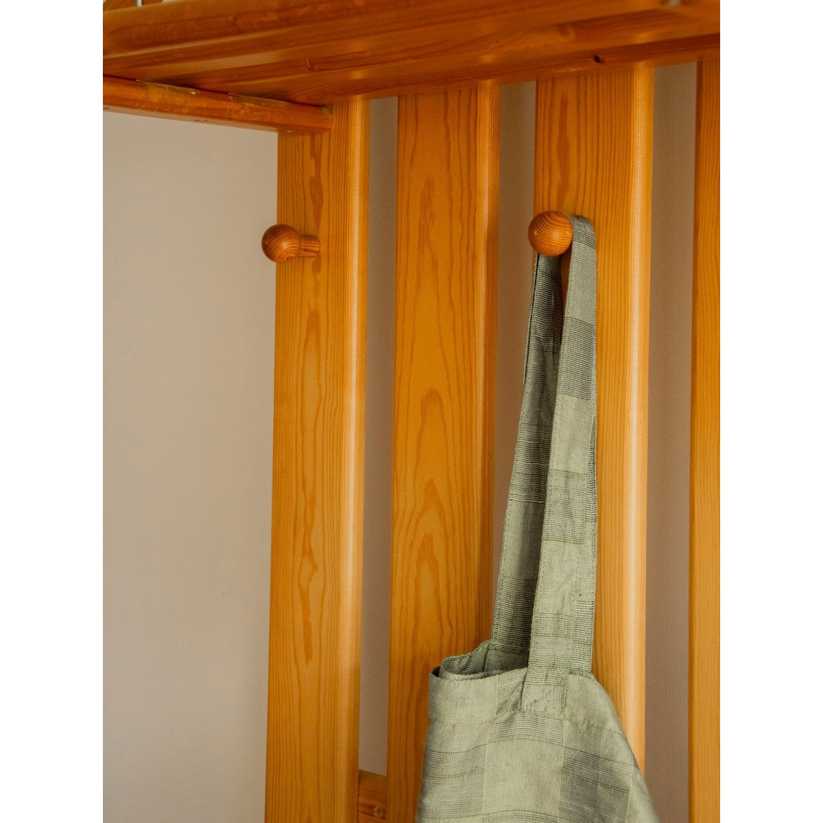 Porte-manteau mural en bois Max N°455 - Bon état bois clair, DEBONGOUT