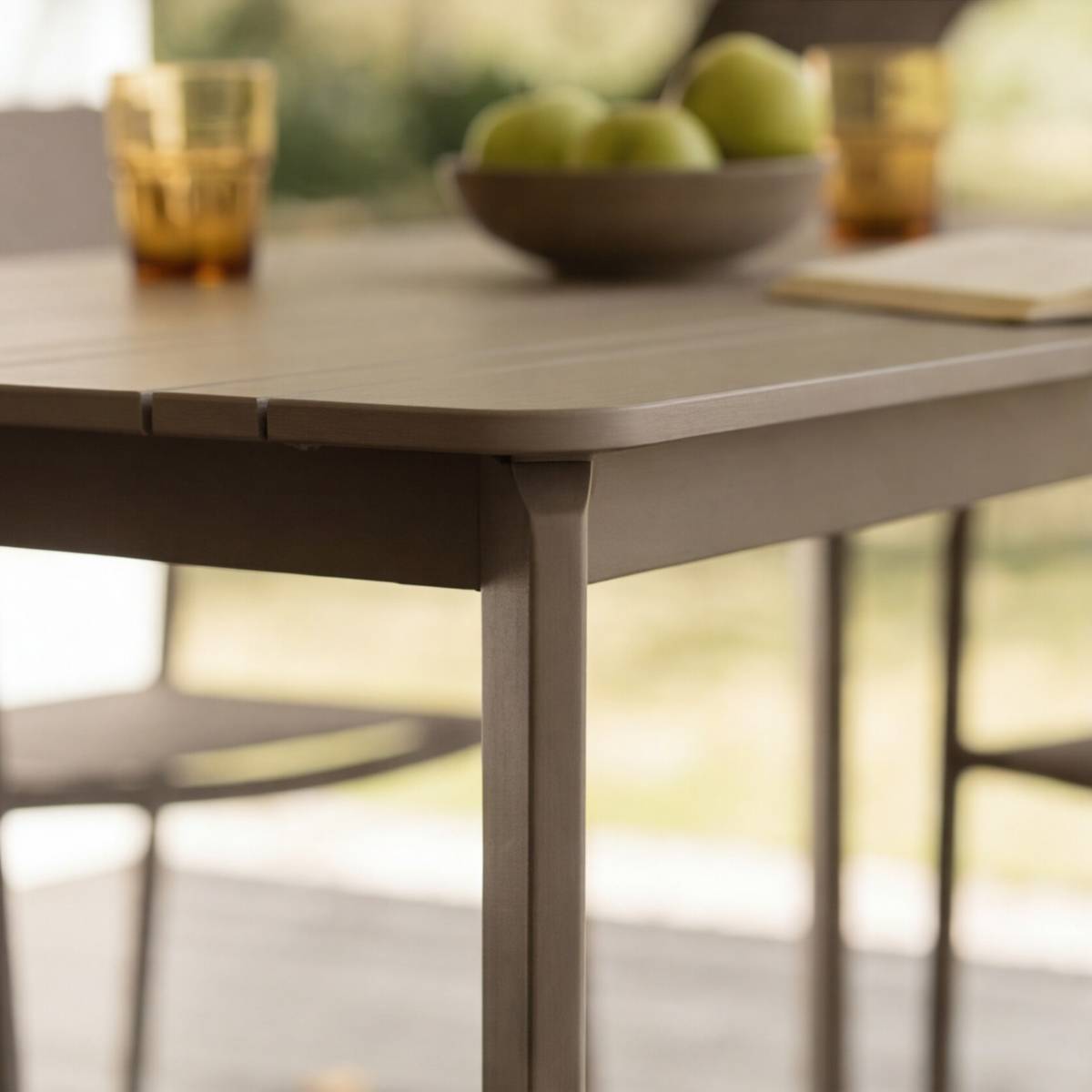 Table de jardin en aluminium KAÏA marron, MADE IN MEUBLES