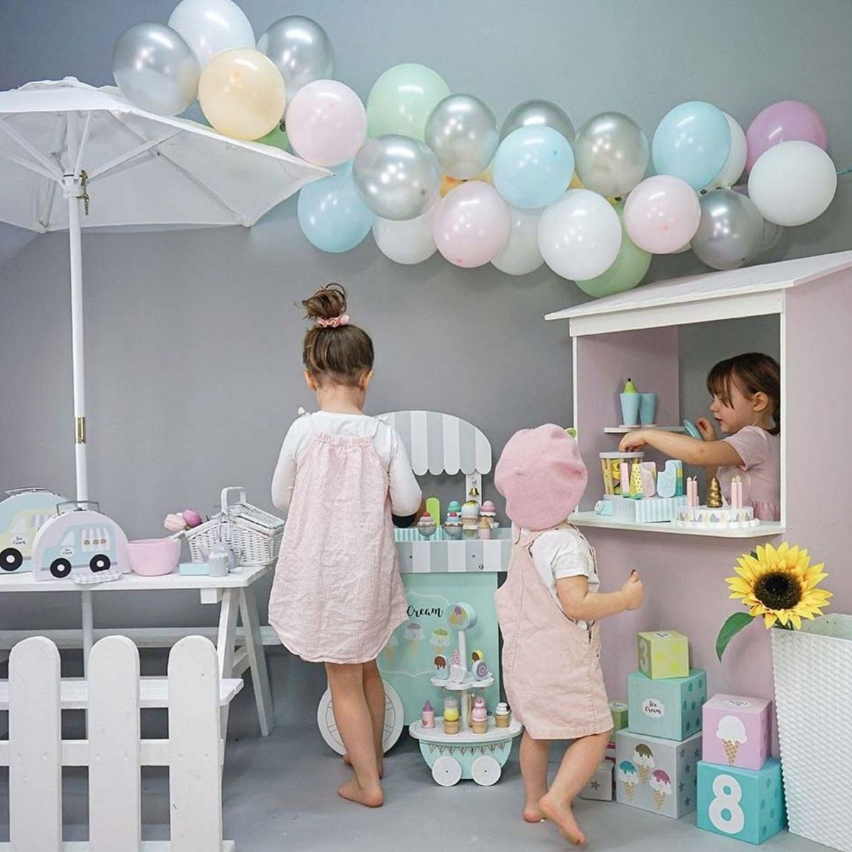Boutique de crèmes glacées multicolore, JABADABADO