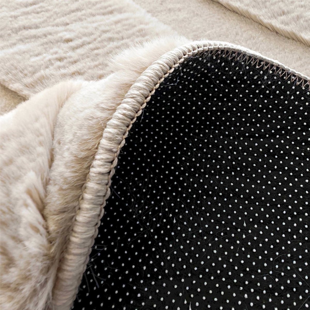 Tapis galet au relief organique beige, RECOLLECTION