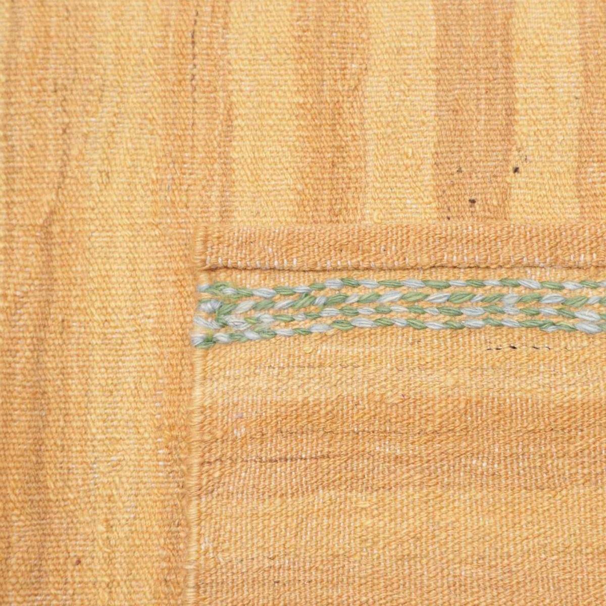 Tapis kilim géométrique, tissé plat en laine, KELIM KU 3 jaune, beige, vert, UN AMOUR DE TAPIS