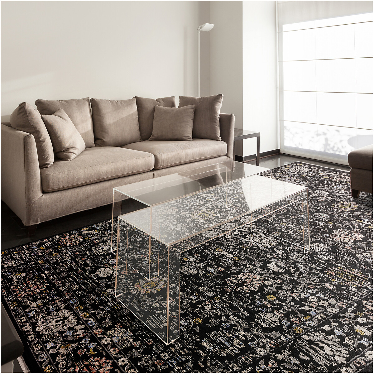 Dark Vintage Floral Rug black, ÉDITÉ