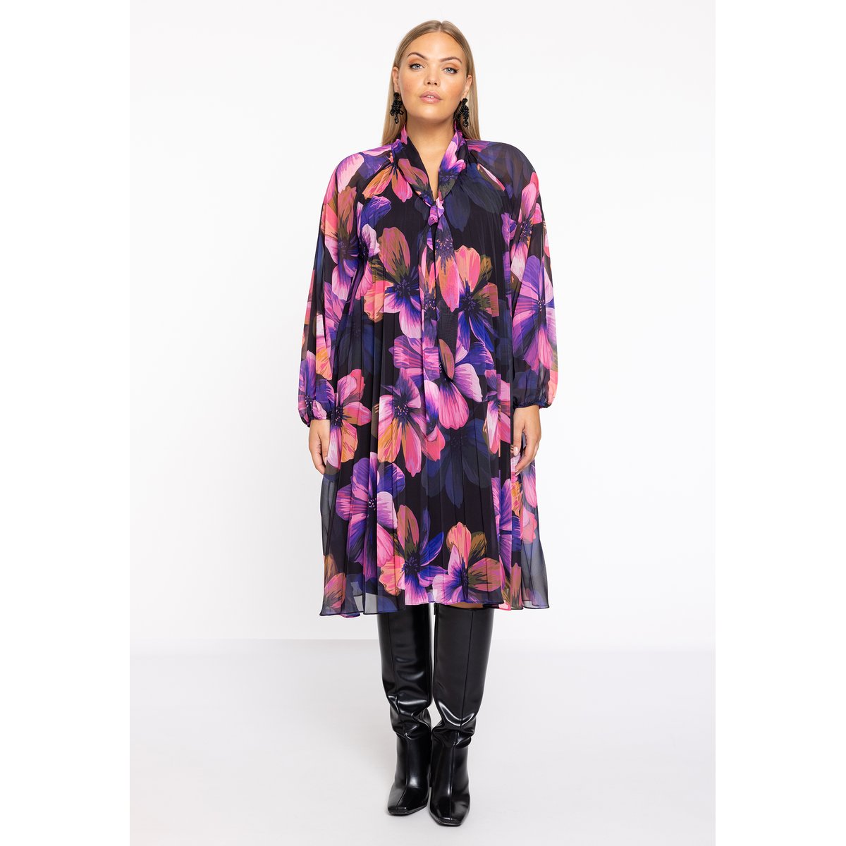 Robe plissée / plissé noir, YOEK