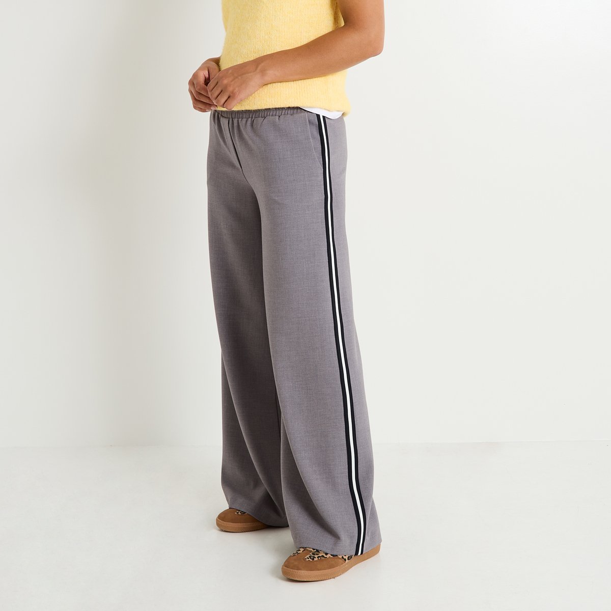 Pantalon avec bandes sur le côté gris, GRAIN DE MALICE