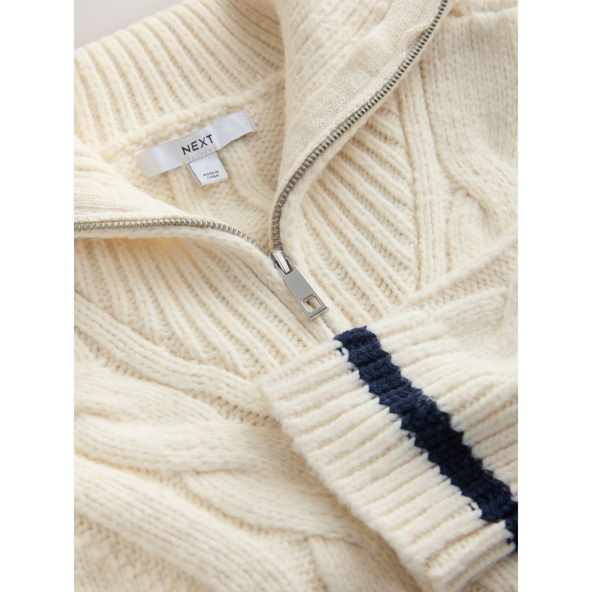 Pull torsadé à col zippé et imprimé 1995 crème écru, NEXT