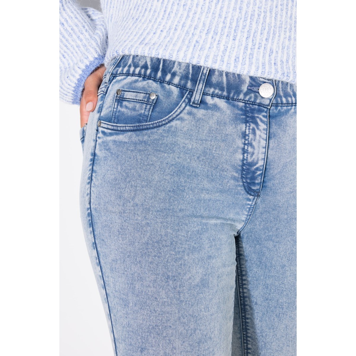 Jean Sarah en jersey bleu clair, ULLA POPKEN