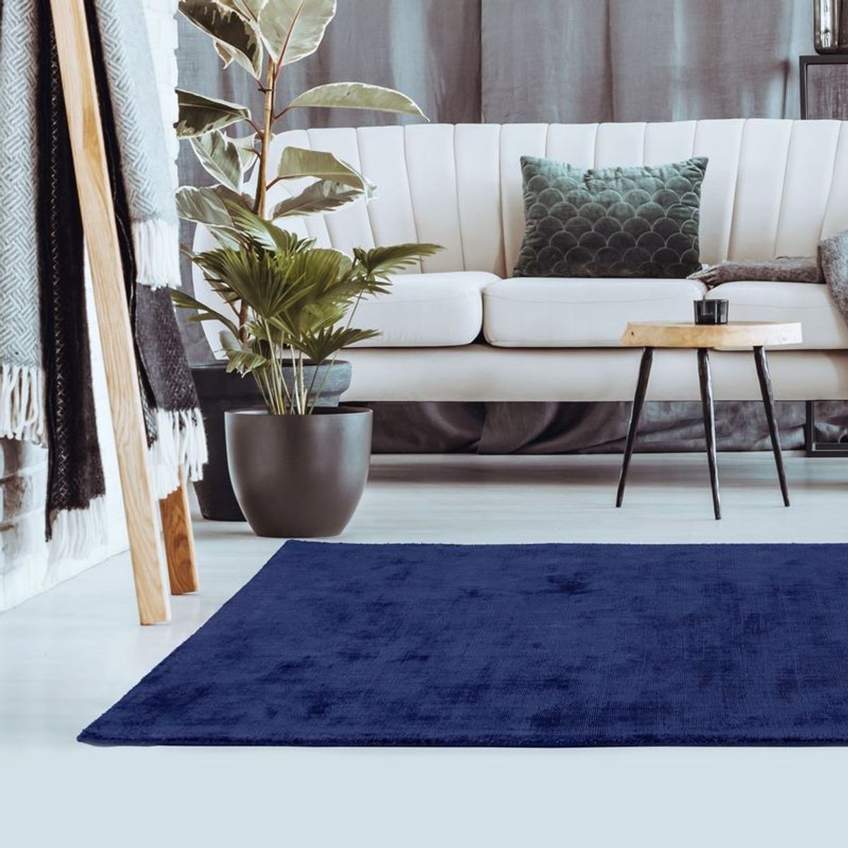 Tapis salon en viscose effet soyeux   LUXURY gris foncé, THE DECO FACTORY