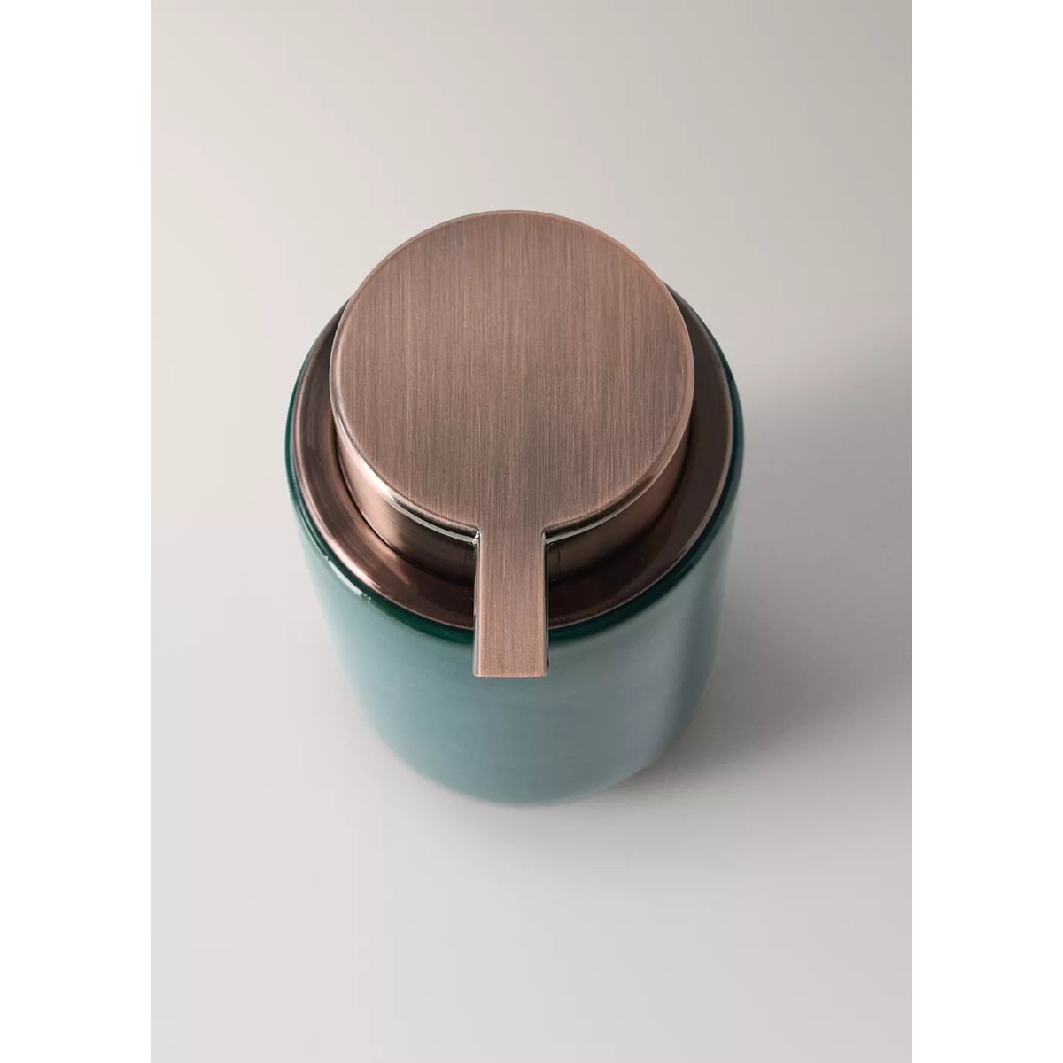 Distributeur de savon en céramique bleu pétrole, MANGO HOME