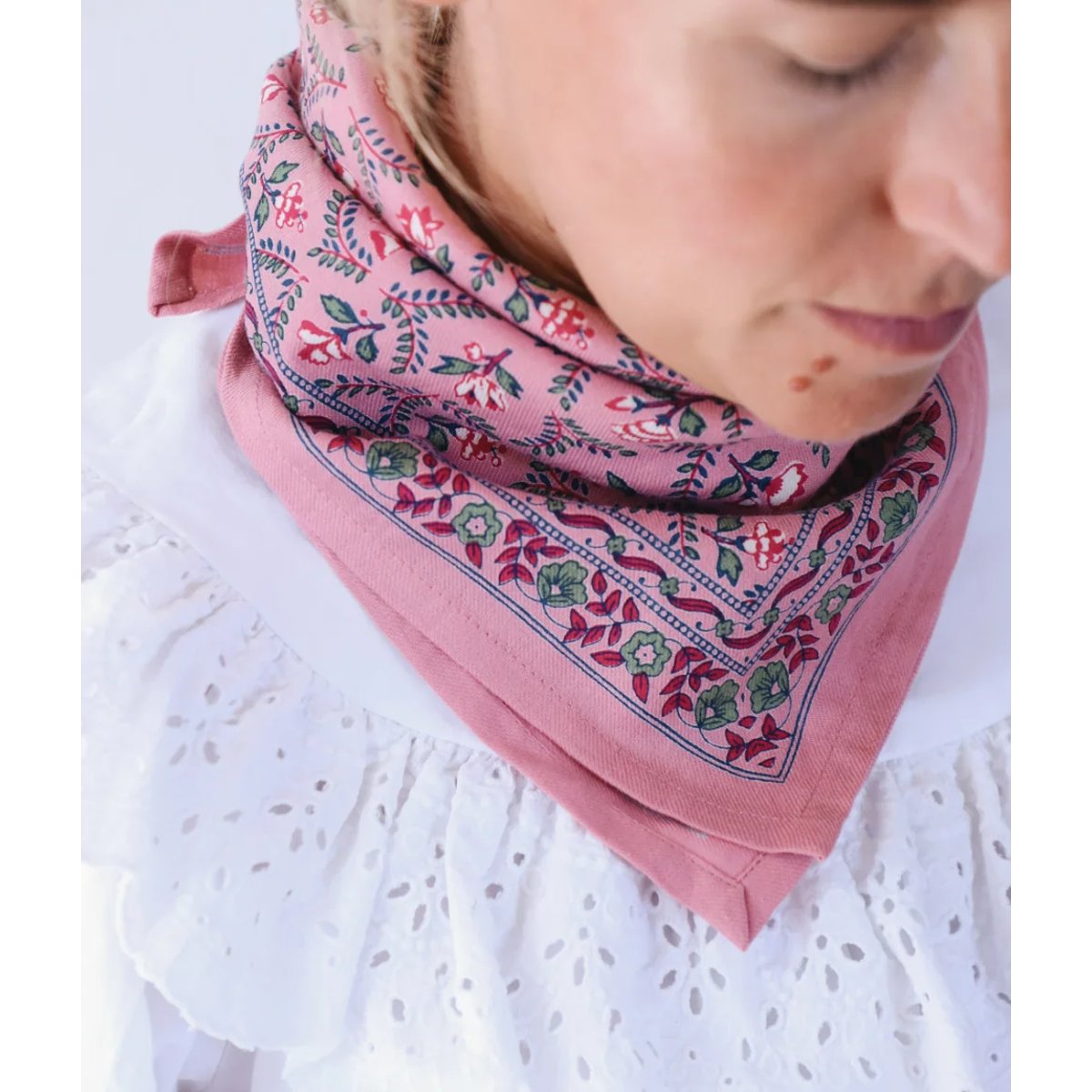 Foulard adulte Toile de Jouy depuis 1760 - Flora rose framboise, BINDI ATELIER