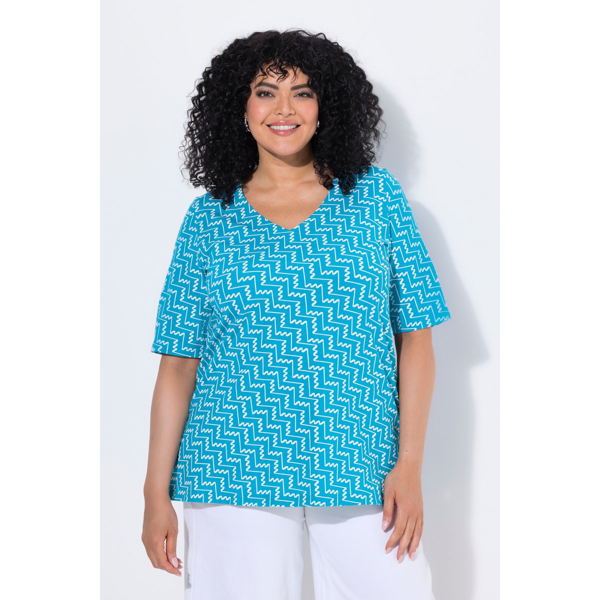 T-shirt à imprimé graphique. Col en V et aqua turquoise, ULLA POPKEN