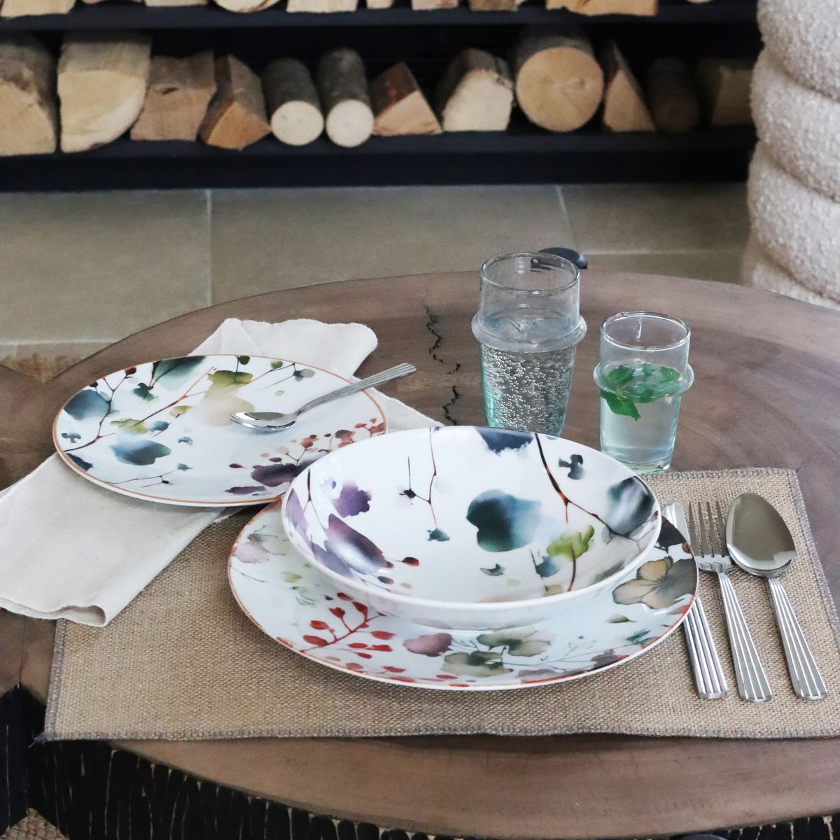 Lot de 6 assiettes plates en porcelaine 27cm, AQUARELLE motif fleuri, NOVASTYL
