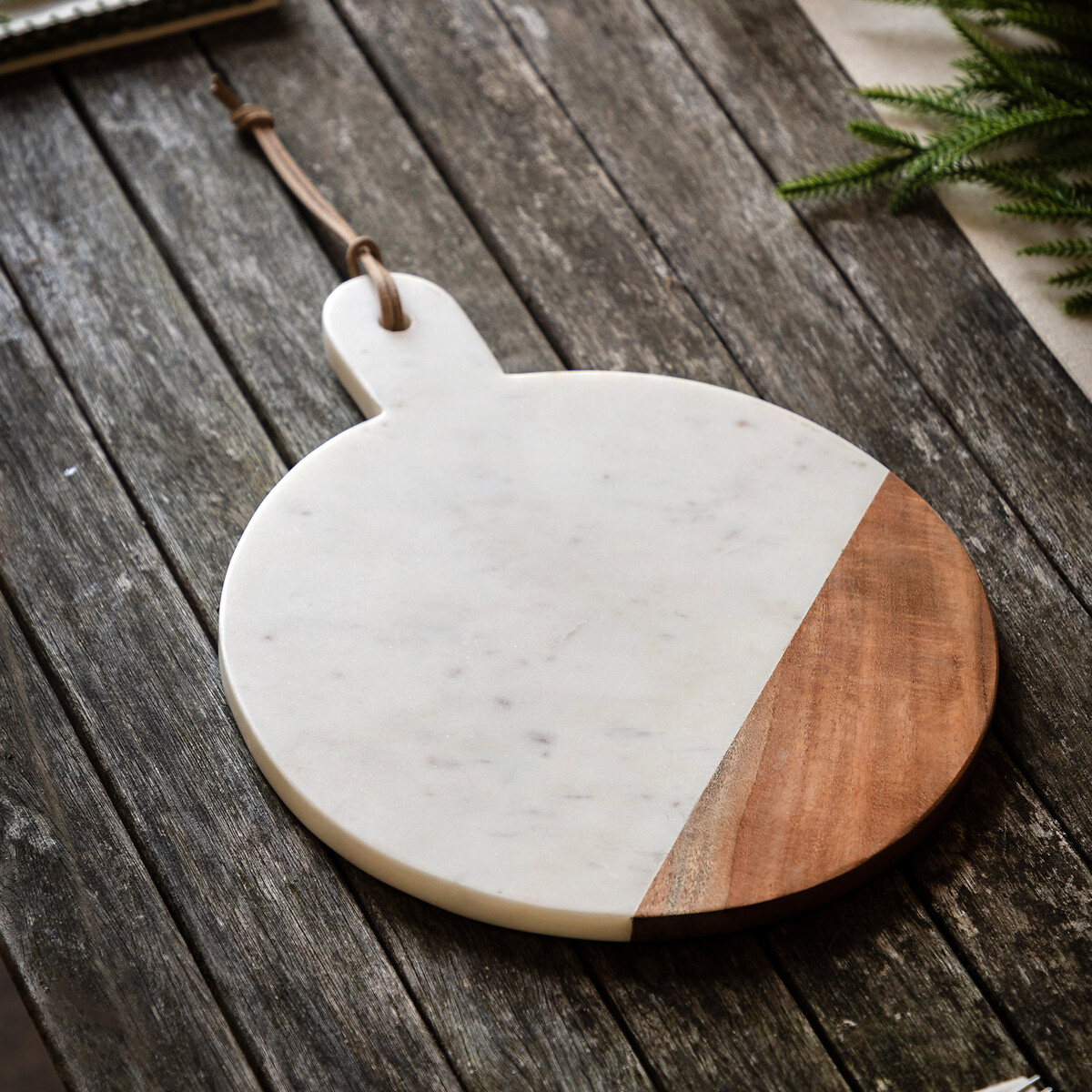 Novi Round Cheese Board in White Marble white, SO'HOME