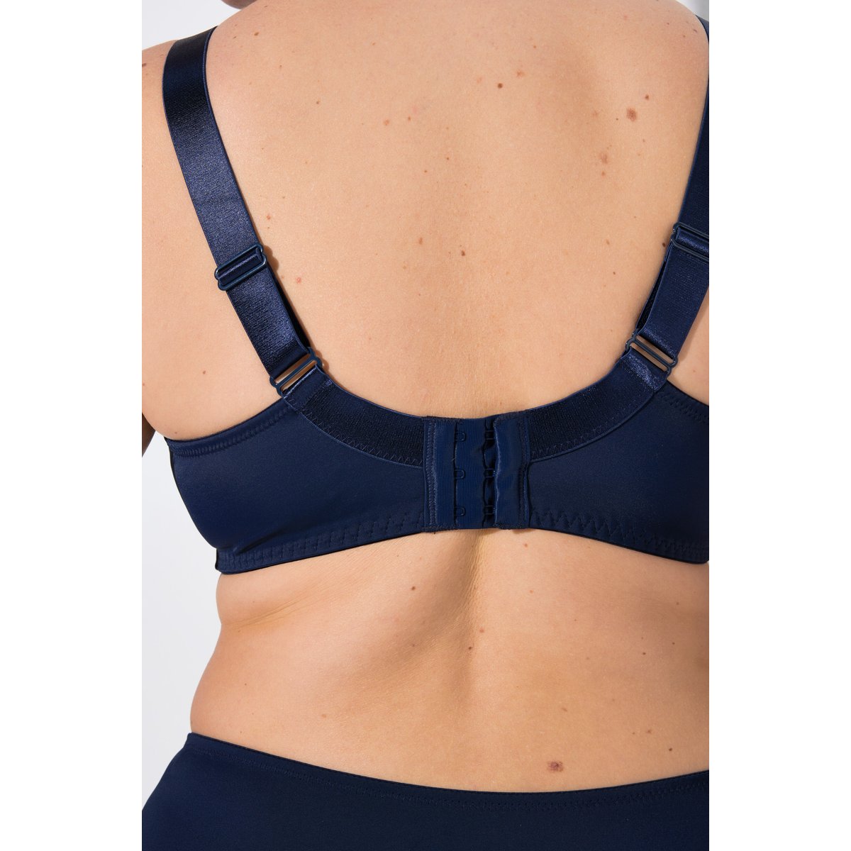 Soutien-gorge à armatures bleu nuit, ULLA POPKEN