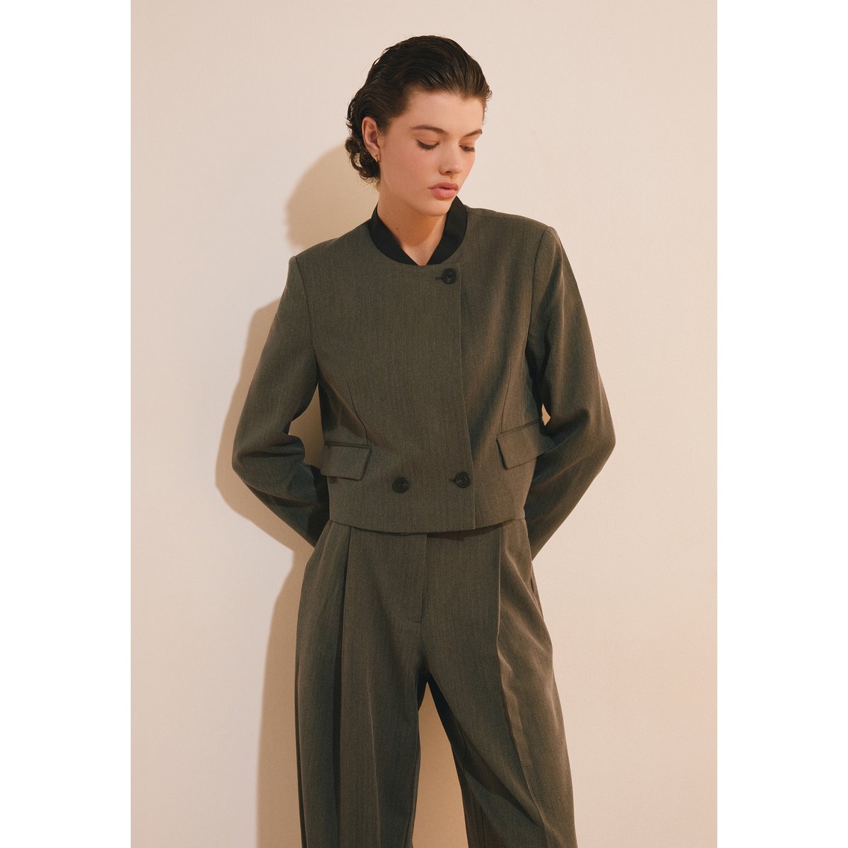 Veste courte avec détails boutons VALENTINA CHX gris, ETAM