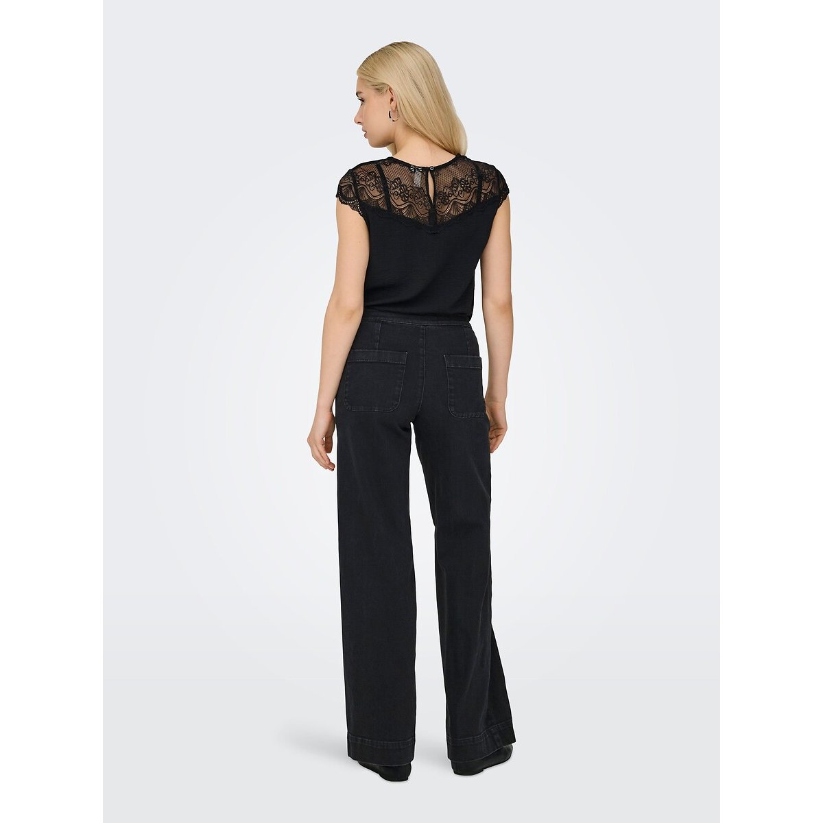 Jean large taille haute, avec boutons côtés denim noir, ONLY