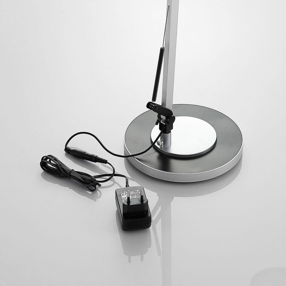 Lampe à poser en métal moderneLED, Rilana argenté, noir, LINDBY