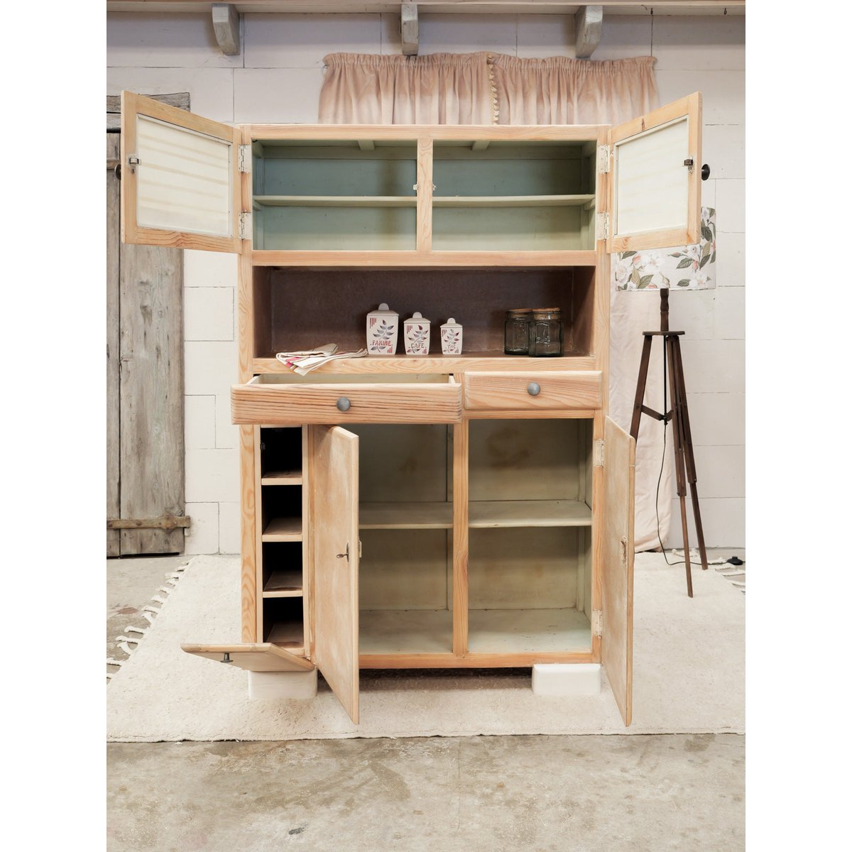 Buffet Mado en bois patiné Gilbert N°1864 - Bon état bois clair, DEBONGOUT