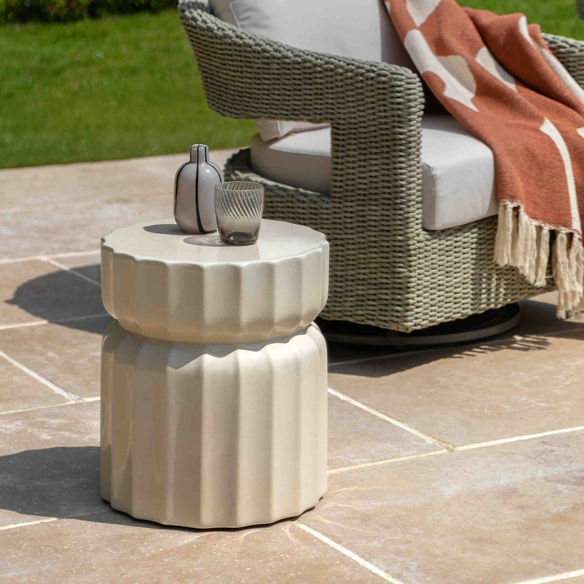 Como Concrete Indoor/Outdoor Side Table cream, ÉDITÉ