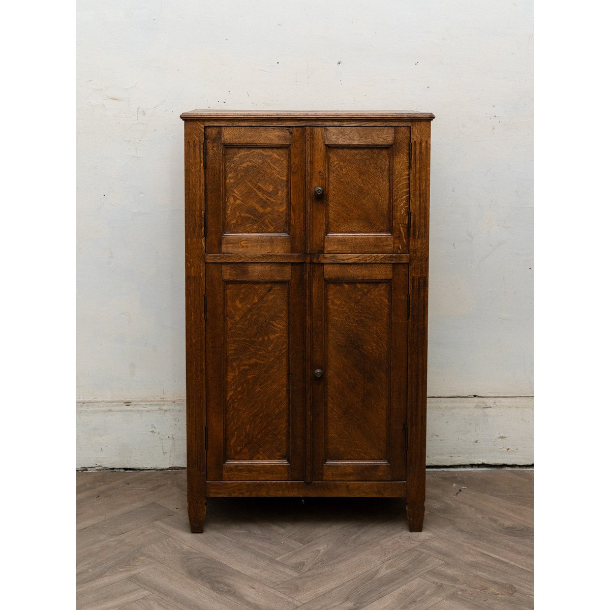 Petite armoire ancienne en bois Blandine N°543 - Bon état bois foncé, DEBONGOUT