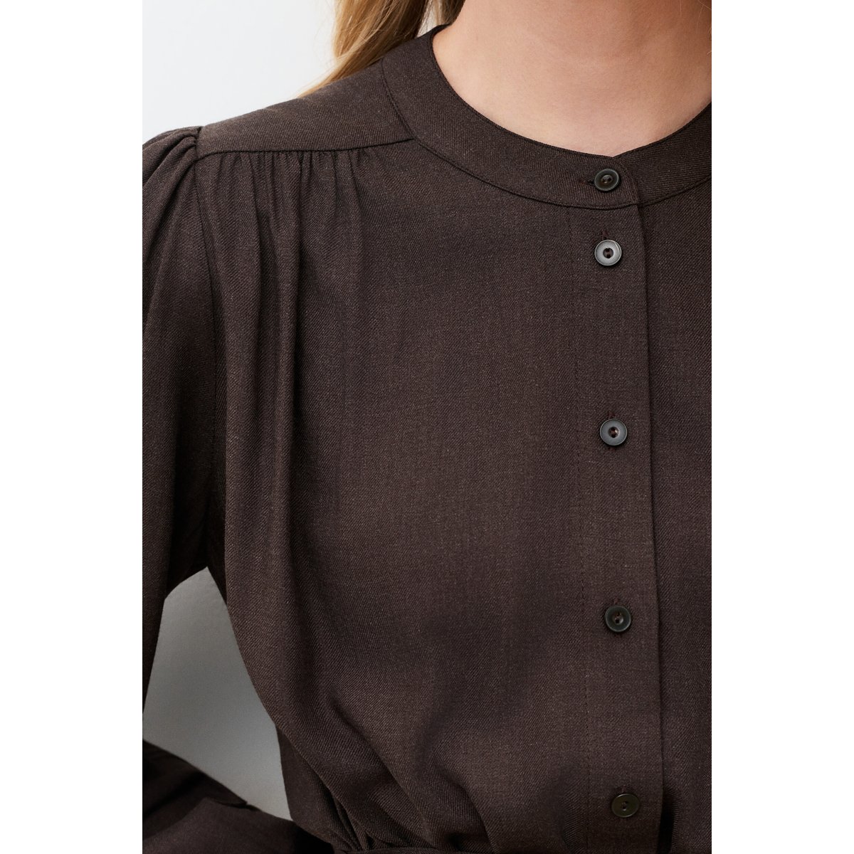 Robe élégante RALESSIA marron, CAROLL