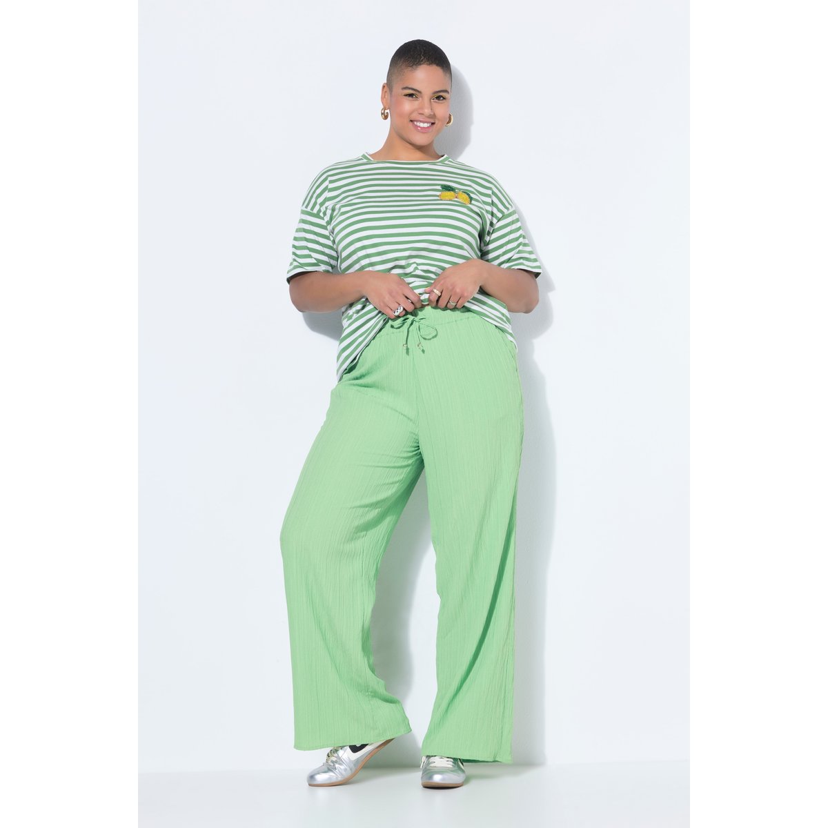 Pantalon en crêpe vert trèfle, STUDIO UNTOLD