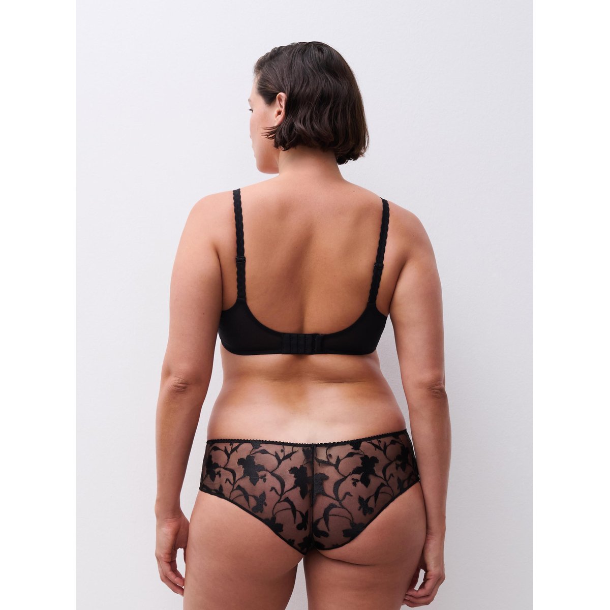 Soutien-gorge spacer plongeant IDYLL noir, CHANTELLE