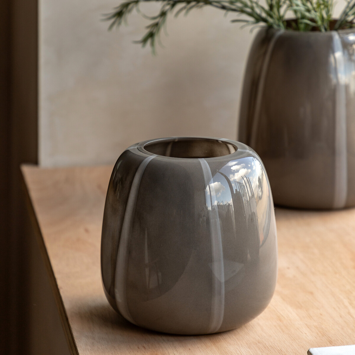 20cm Claro Stripe Glass Vase in Taupe taupe, ÉDITÉ