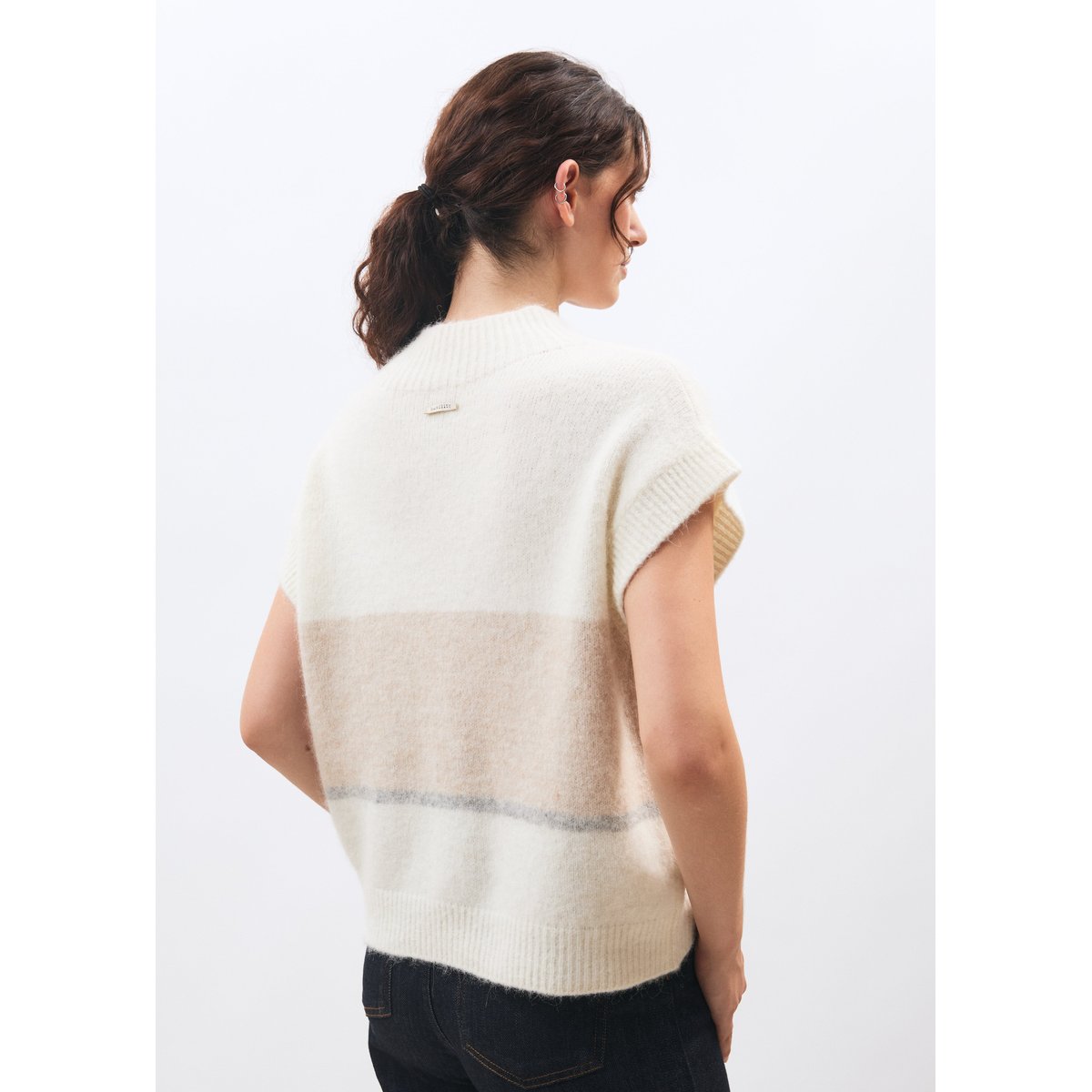 Pull à rayures sans manches en maille col montant off white/beige, HUMILITY