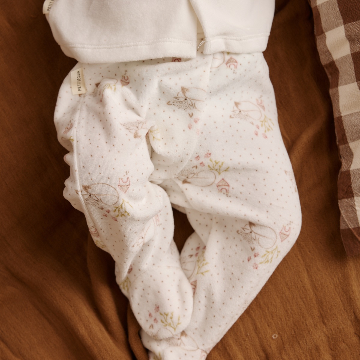 Ensemble bébé gilet et pantalon avec pieds en velours Doucette ecru, PETIT BEGUIN
