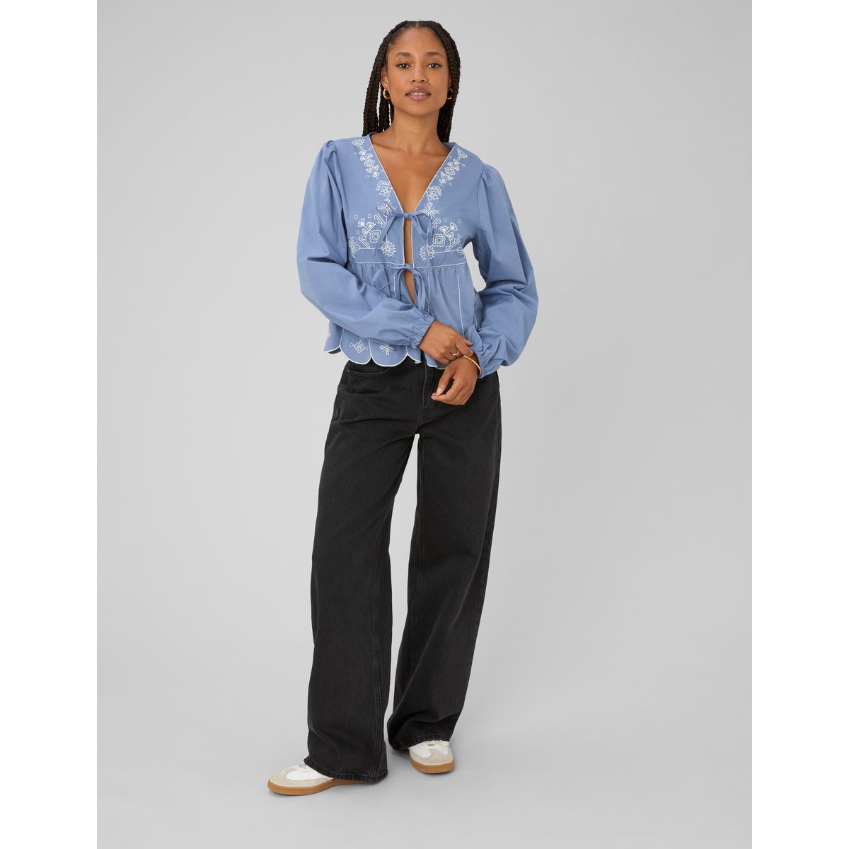 Blouse manches longues brodée bleu moyen, BZB