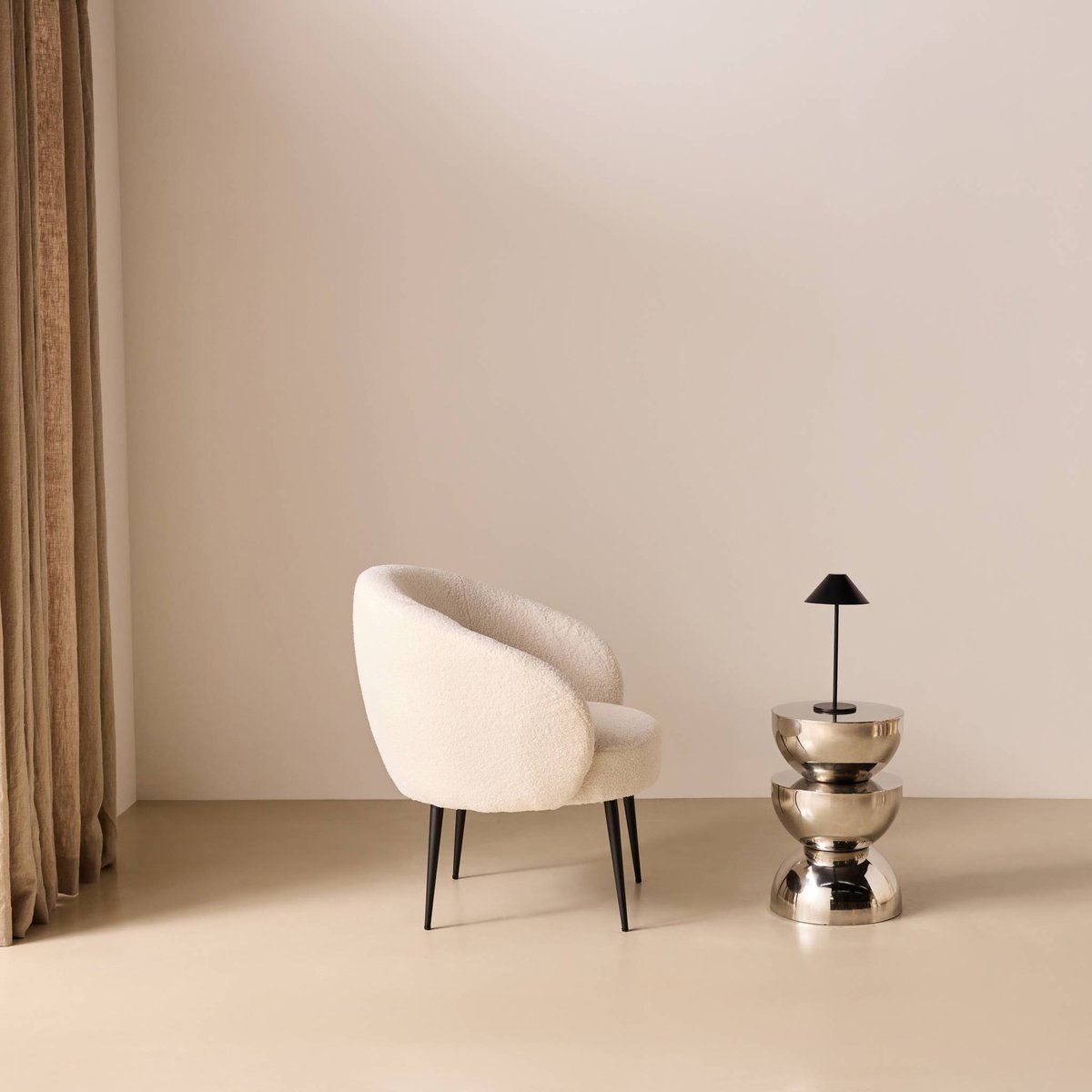 Fauteuil cosy design métal et bouclette HIMA crème, SWEEEK