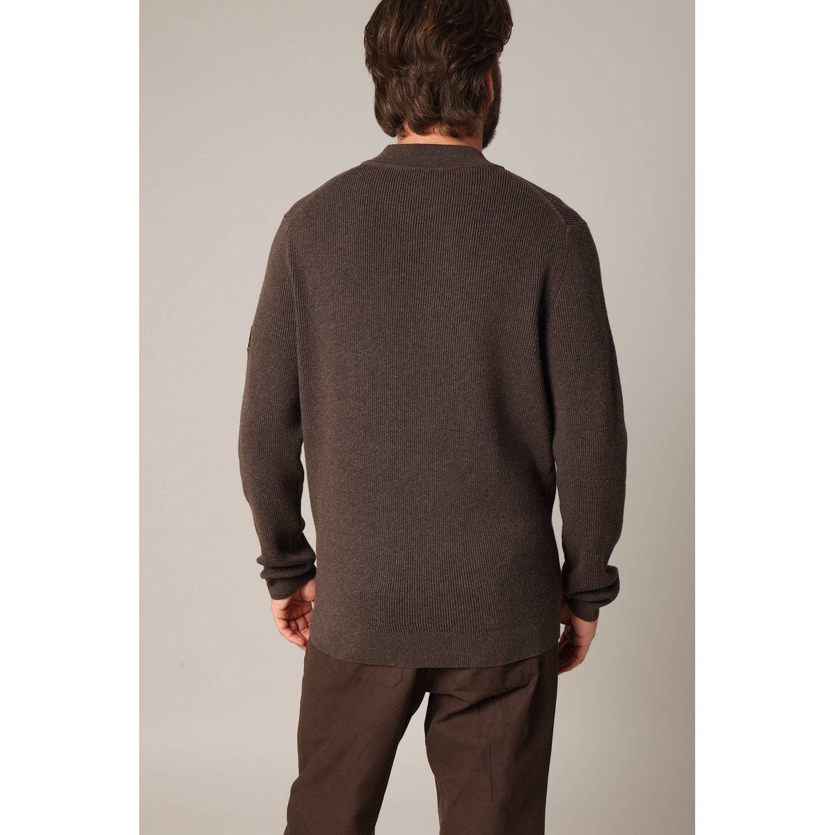 Pull en maille côtelé
CHESTON espresso, DEELUXE