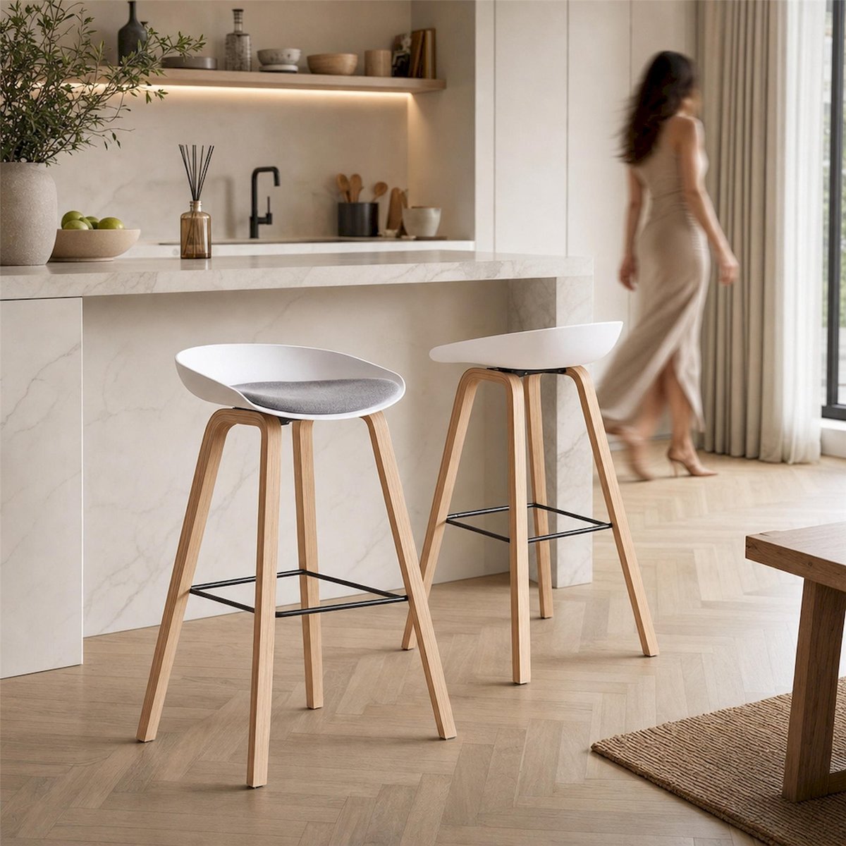 Tabouret de bar collection DOCES blanc et gris avec pieds bois clair, RECOLLECTION