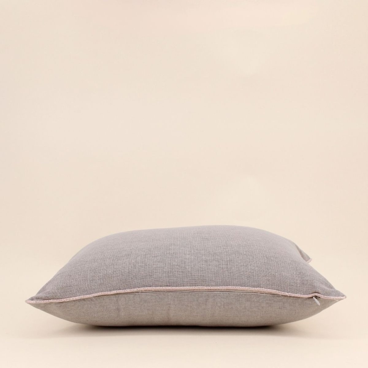 Coussin rectangulaire en tissu 30x50cm taupe, ORNAMI