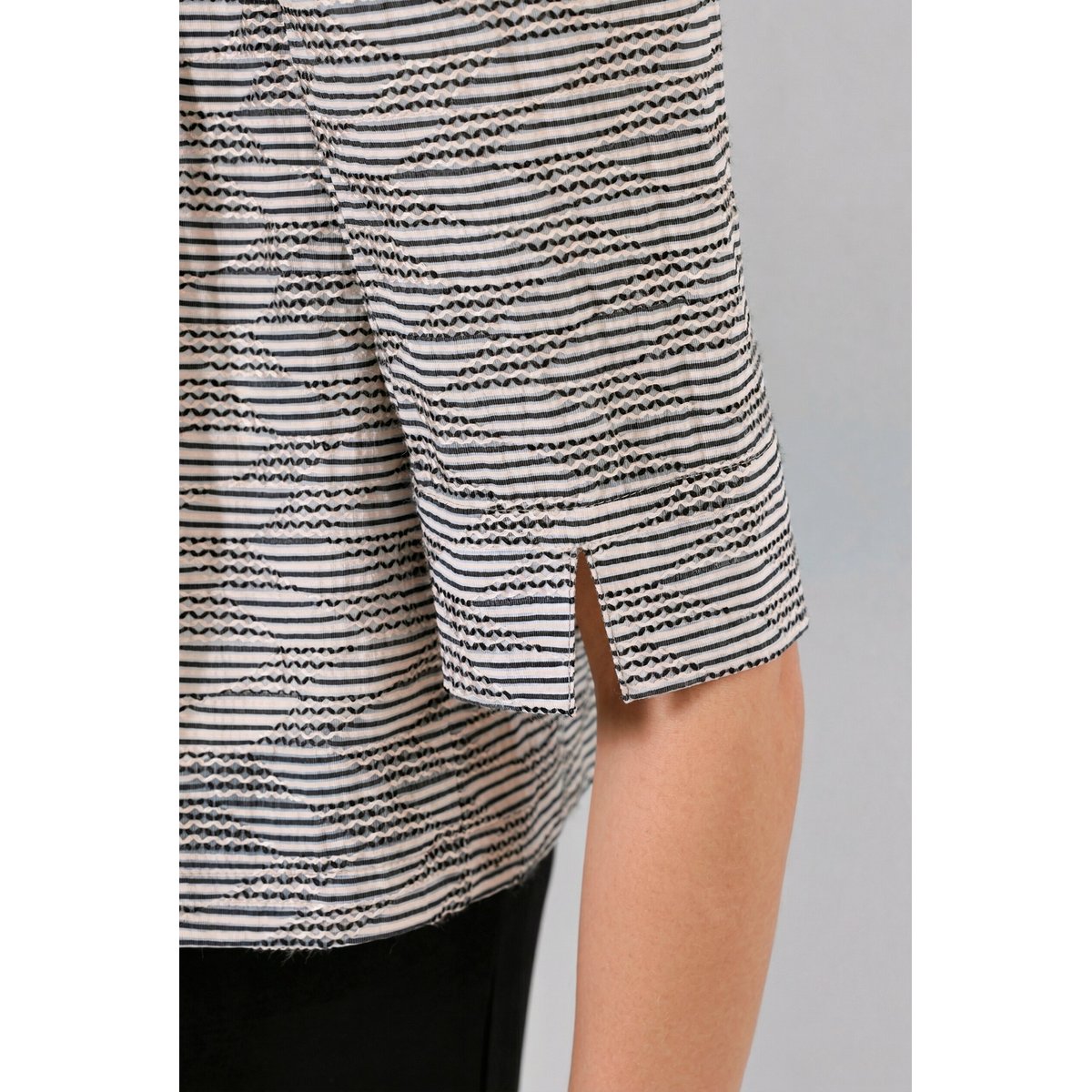Veste avec rayures en relief gris beige, ULLA POPKEN