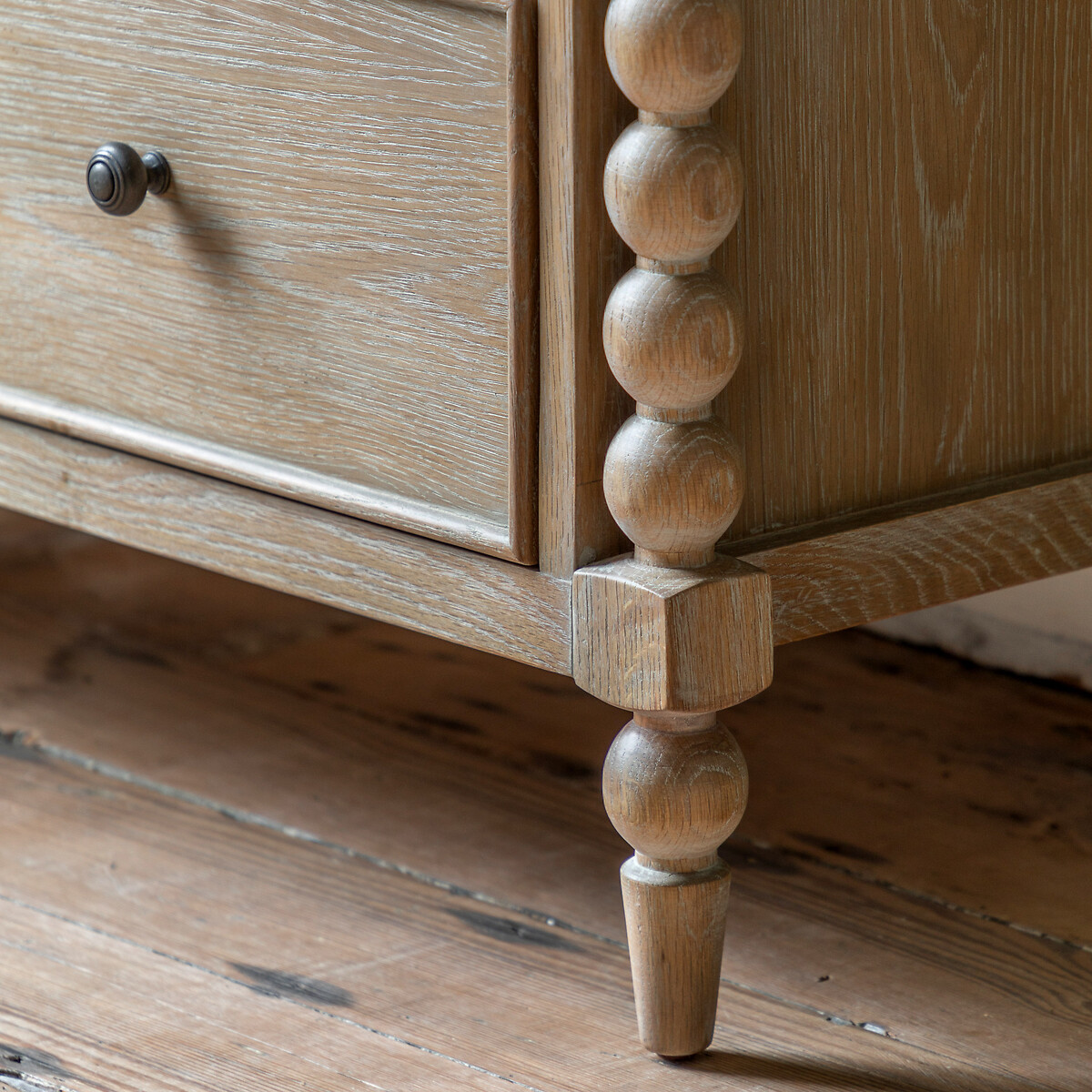 Ames Oak 3 Drawer Chest with Pompom Legs oak, ÉDITÉ
