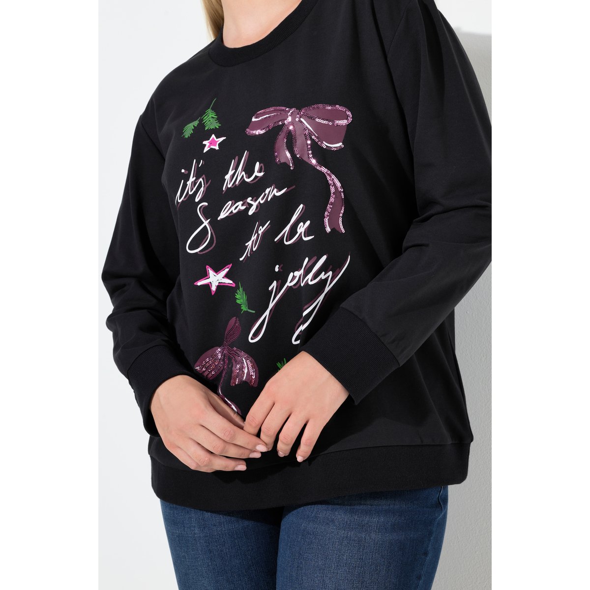 Sweat-shirt de Noël avec nœud noir, ULLA POPKEN