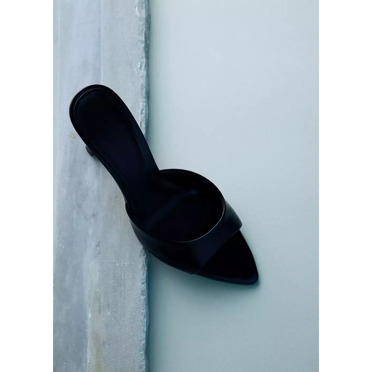 Sandales pointues à talon noir, MANGO