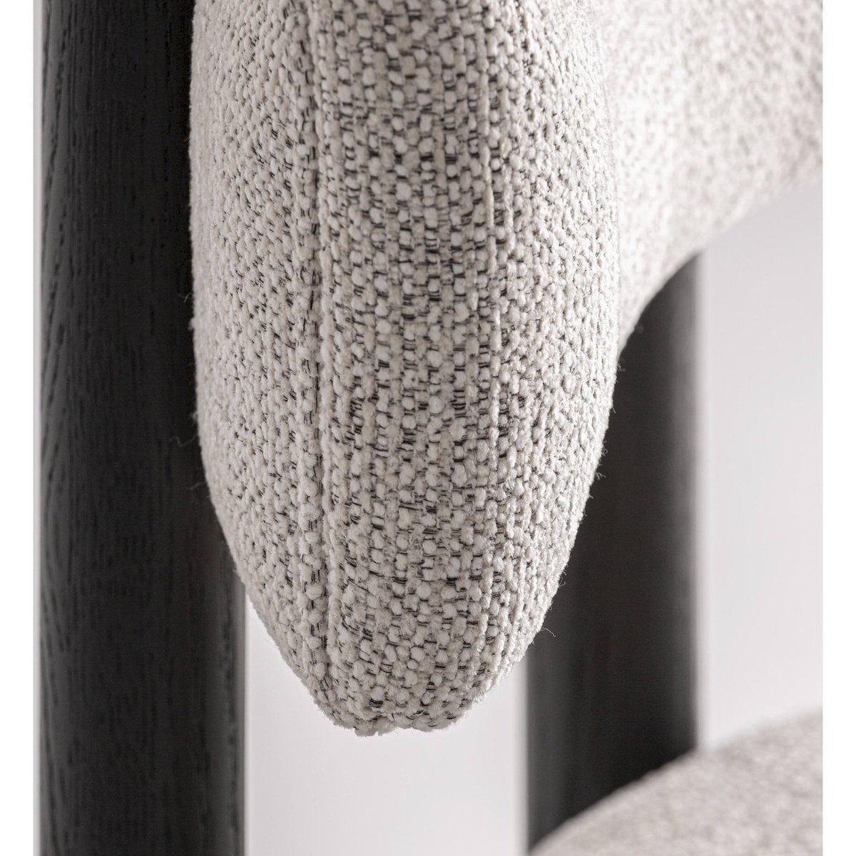 Fauteuil contemporain en bois et tissu blanc cassé et noir, RECOLLECTION