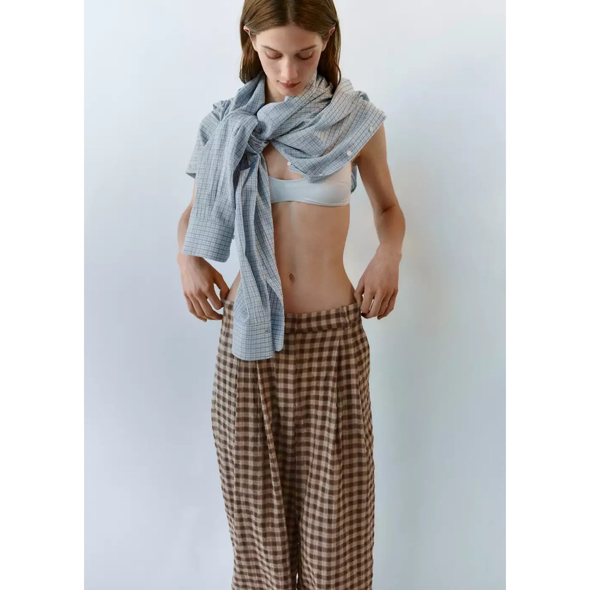 Pantalon droit à carreaux vichy marron, MANGO