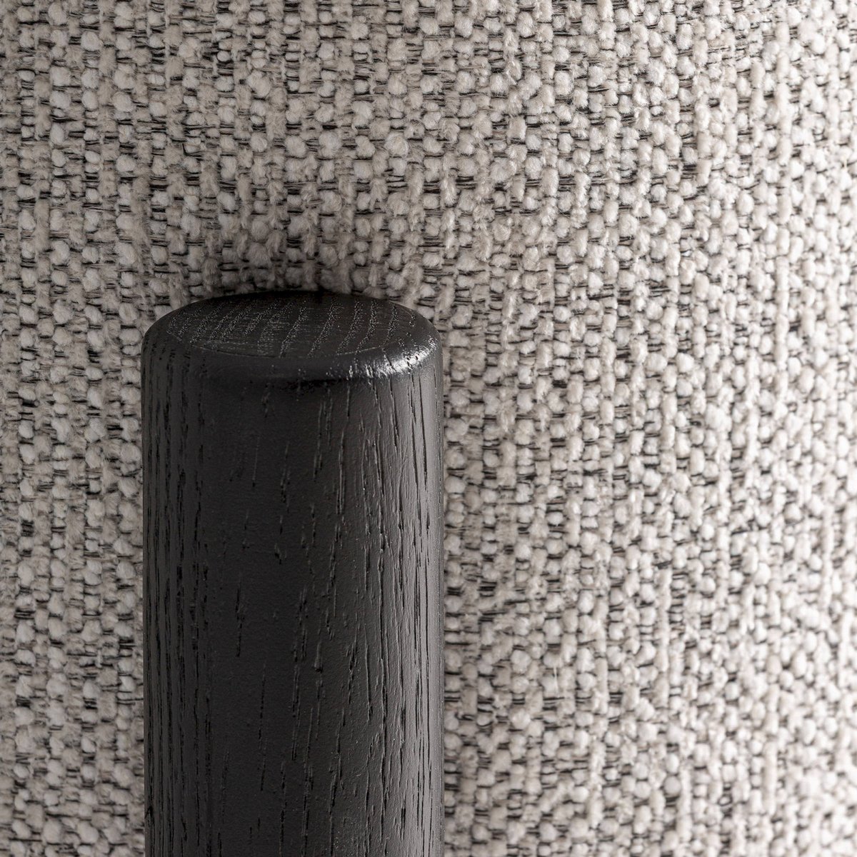 Fauteuil contemporain en bois et tissu blanc cassé et noir, RECOLLECTION