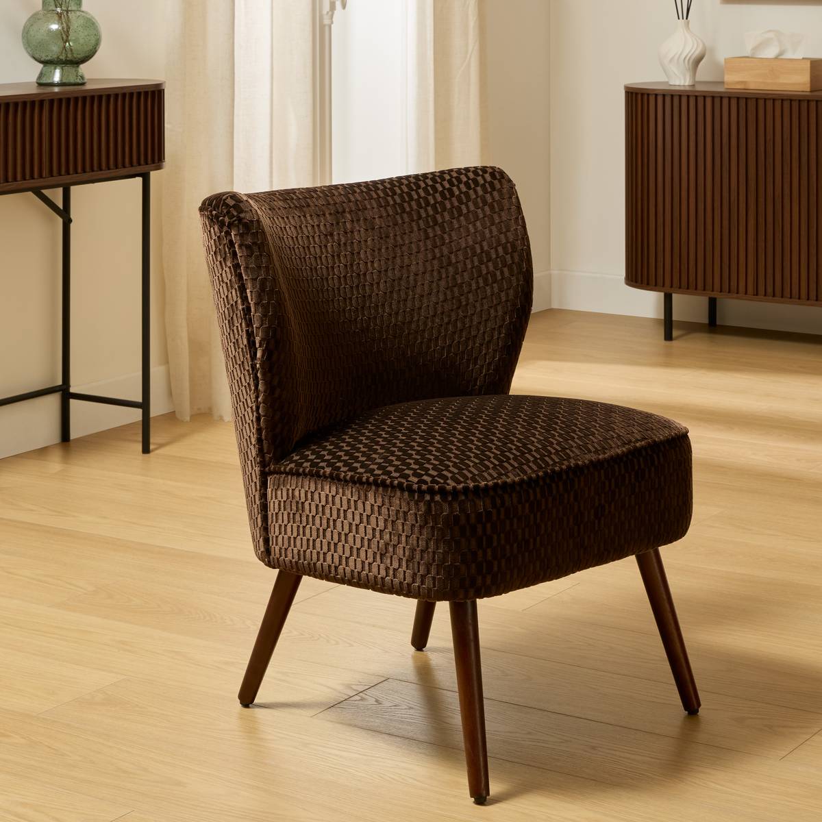 Fauteuil vintage en tissu imprimé bois d'hévéa CHIARA marron foncé, ATMOSPHERA