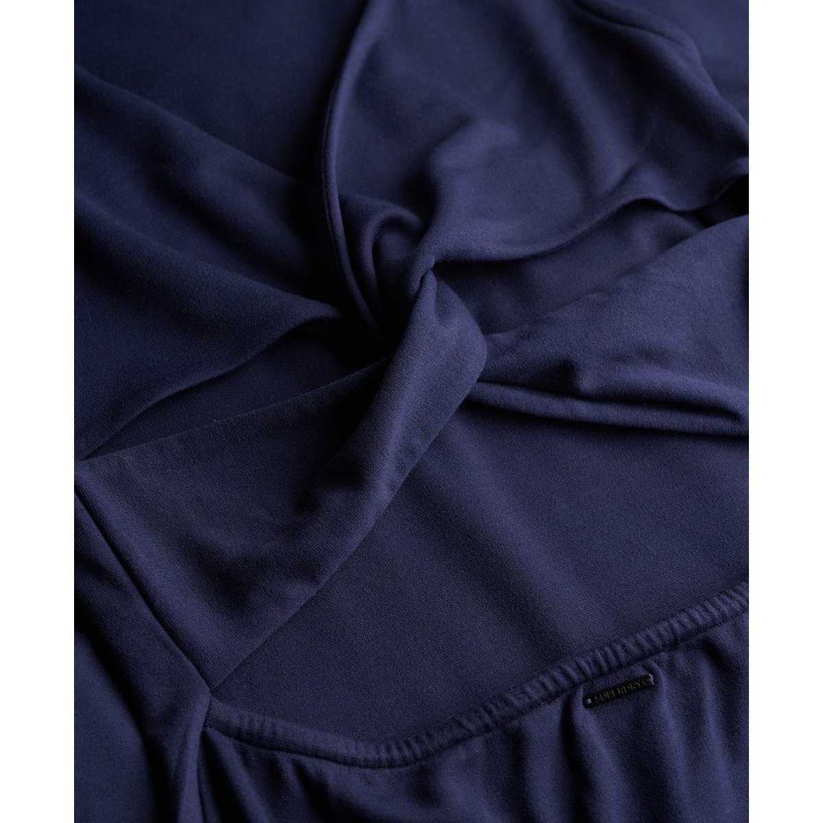 Robe mi-longue en jersey à dos torsadé bleu marine atlantique, SUPERDRY