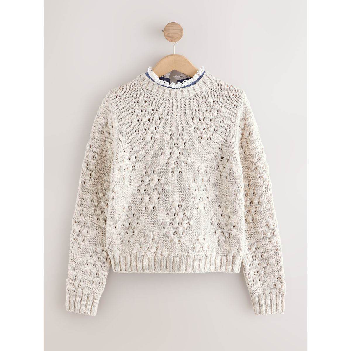 Pull avec col à volants, surpiqûres et laine naturel, NEXT