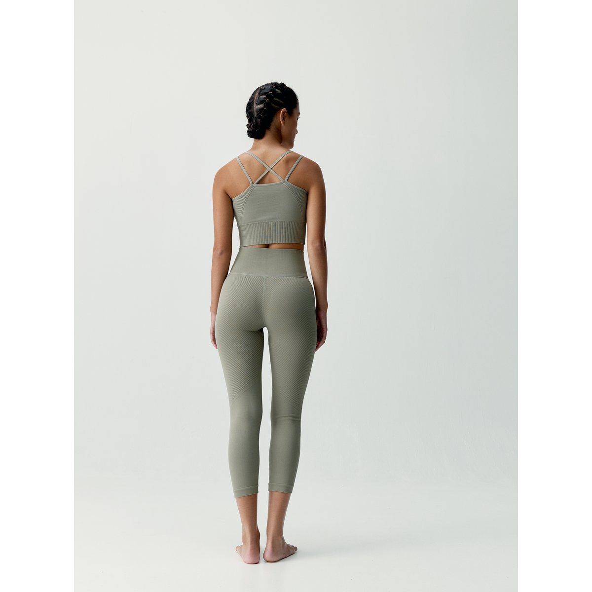 Brassière de Sport Seamless Fixation Moyenne DEVIKA vert marais, BORN
