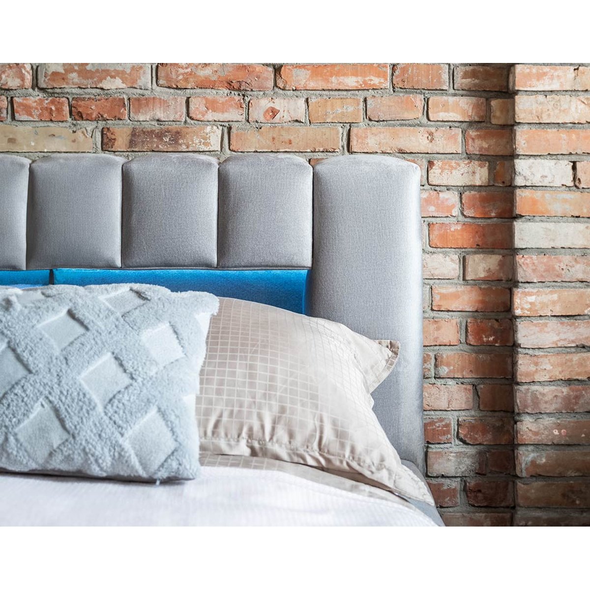 Lit coffre avec led sommier inclus en velours, CLEO gris clair, BEST MOBILIER