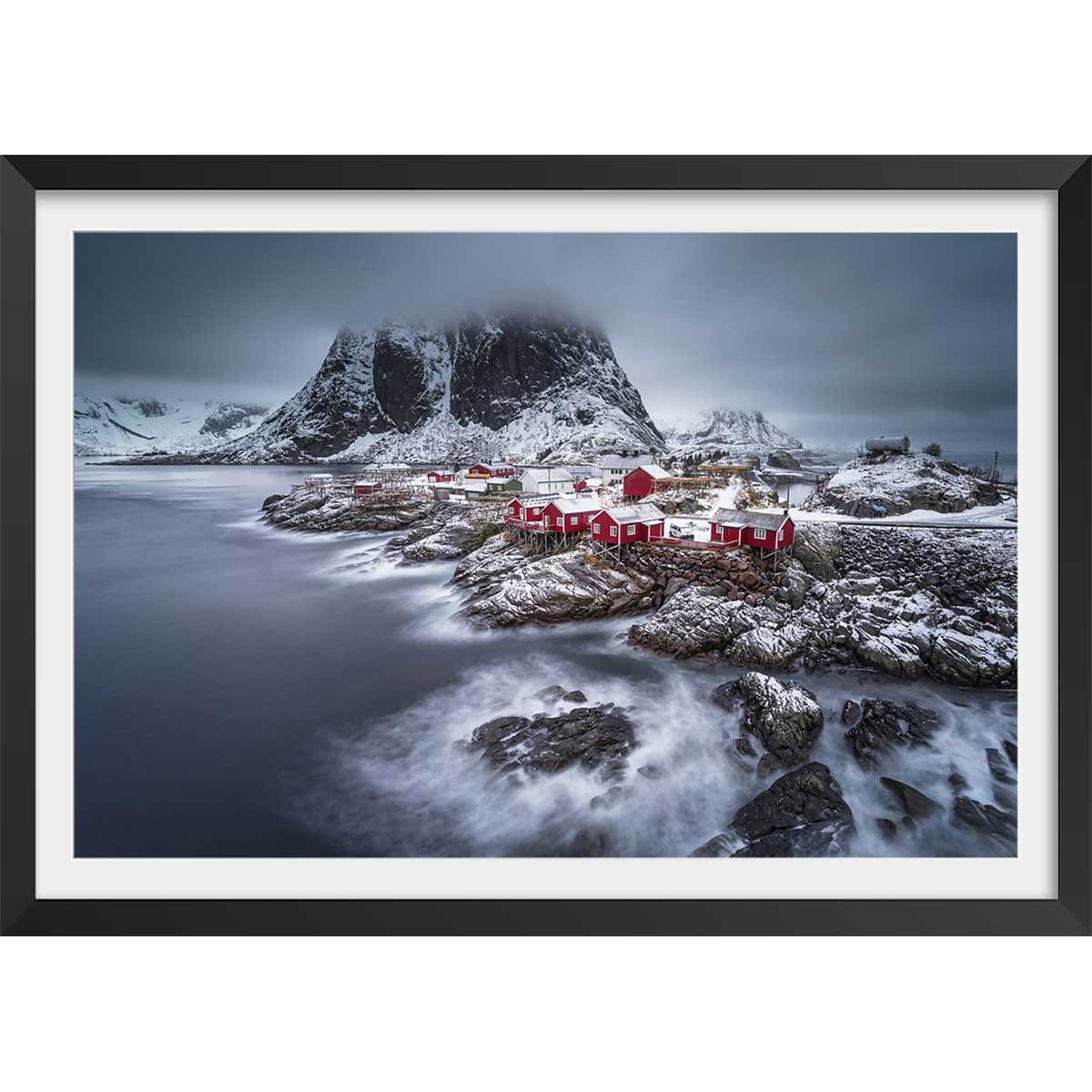 Affiche paysage hiver magique aux lofoten affiche + cadre en bois - noir, HEXOA