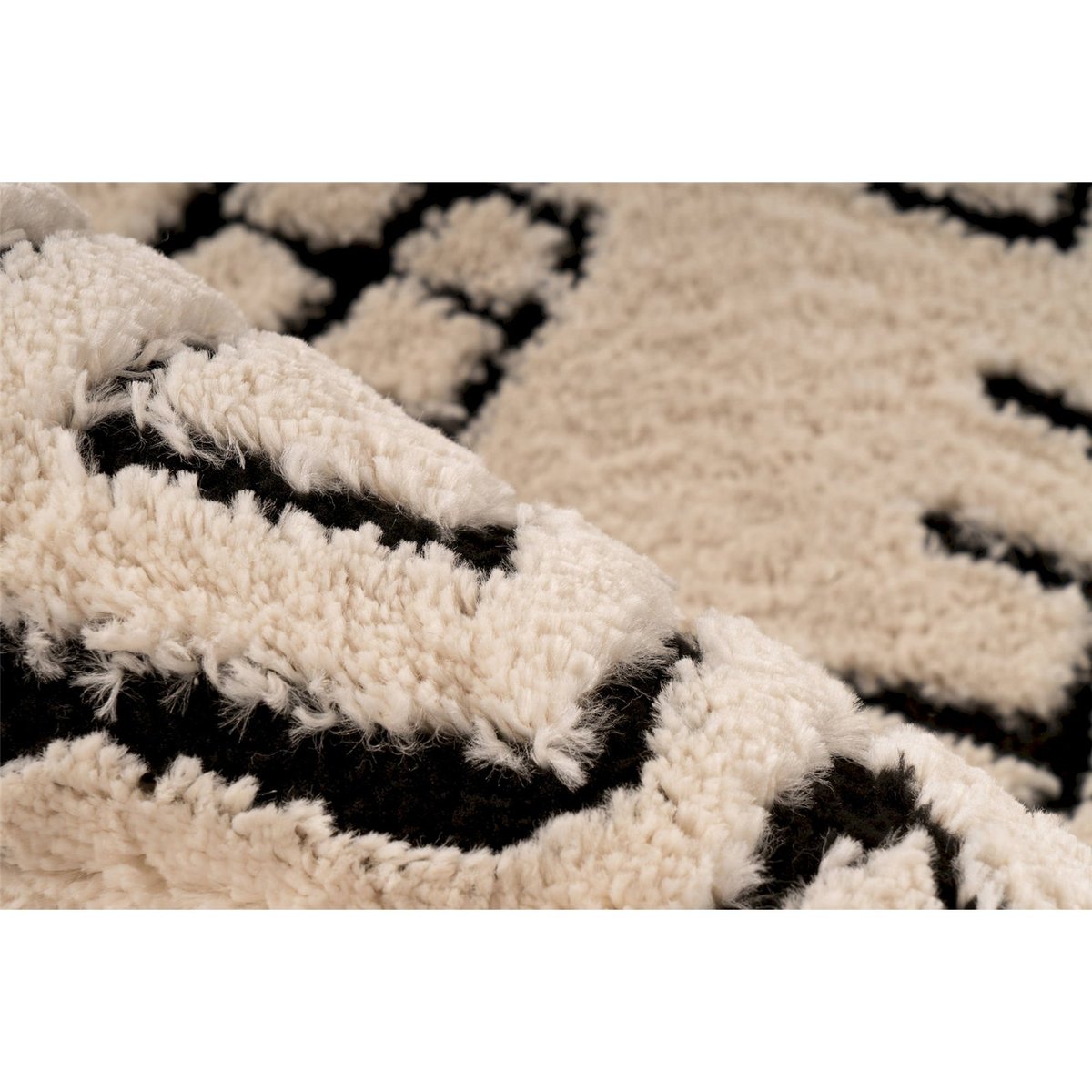 Tapis rectangulaire à poils hauts, Loris blanc crème à motifs noirs, ARTE ESPINA