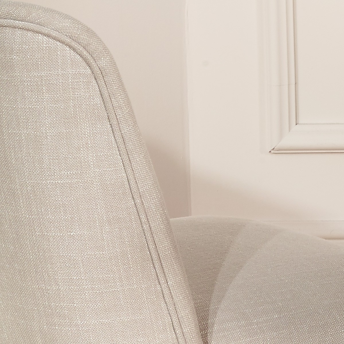 Lot de 2 chaises en hévéa et tissu anti feu APOLLINE nacre, ROBIN DES BOIS