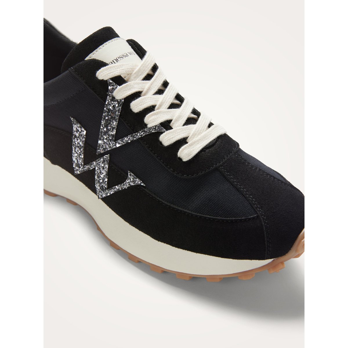 Baskets monogramme à lacets avec semelle running FLOW Initials noir, VANESSA WU